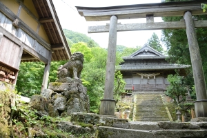 銀山の周りには神社がたくさん